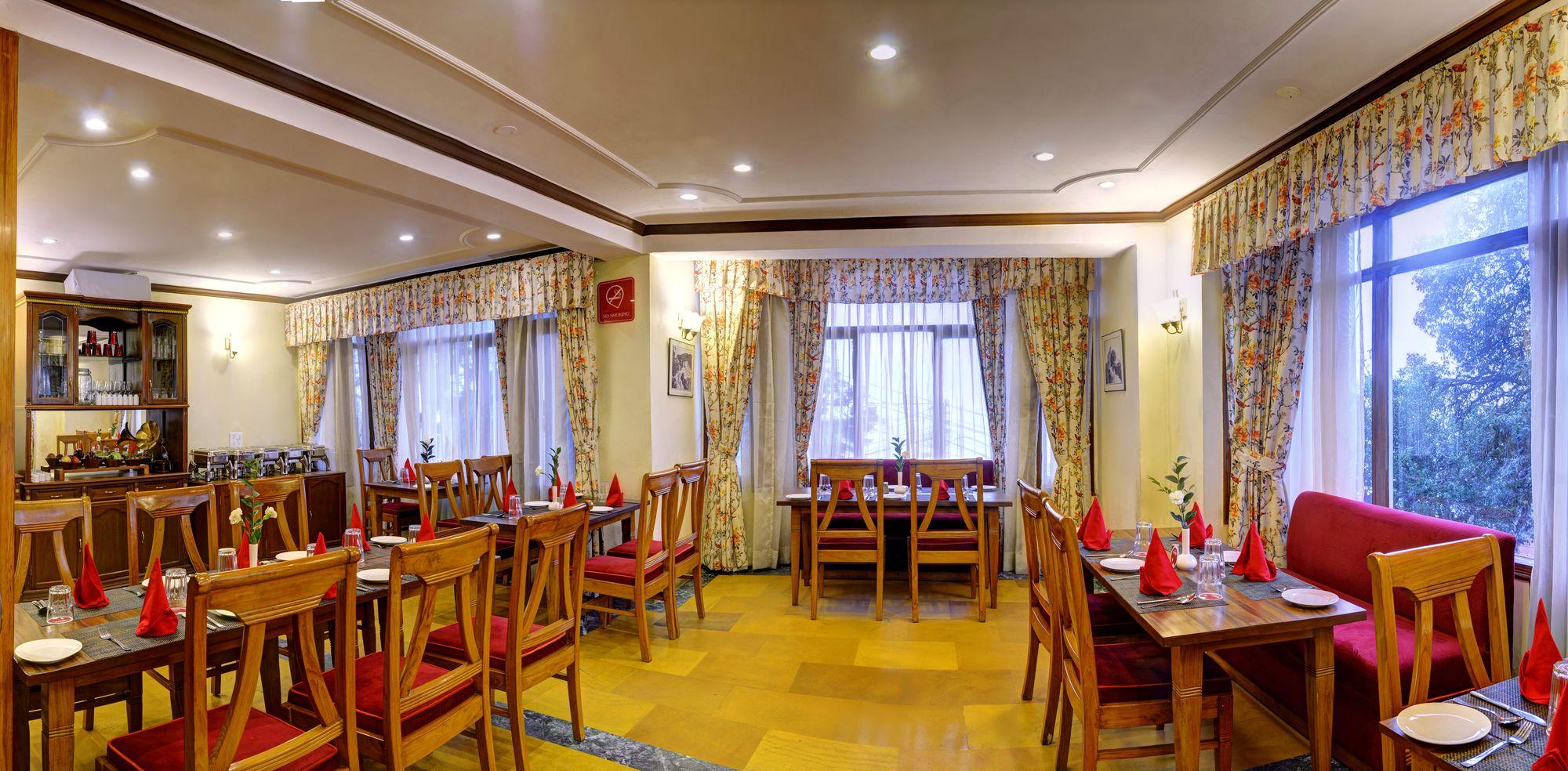 Summit Le Royale Hotel, Shimla Exterior photo