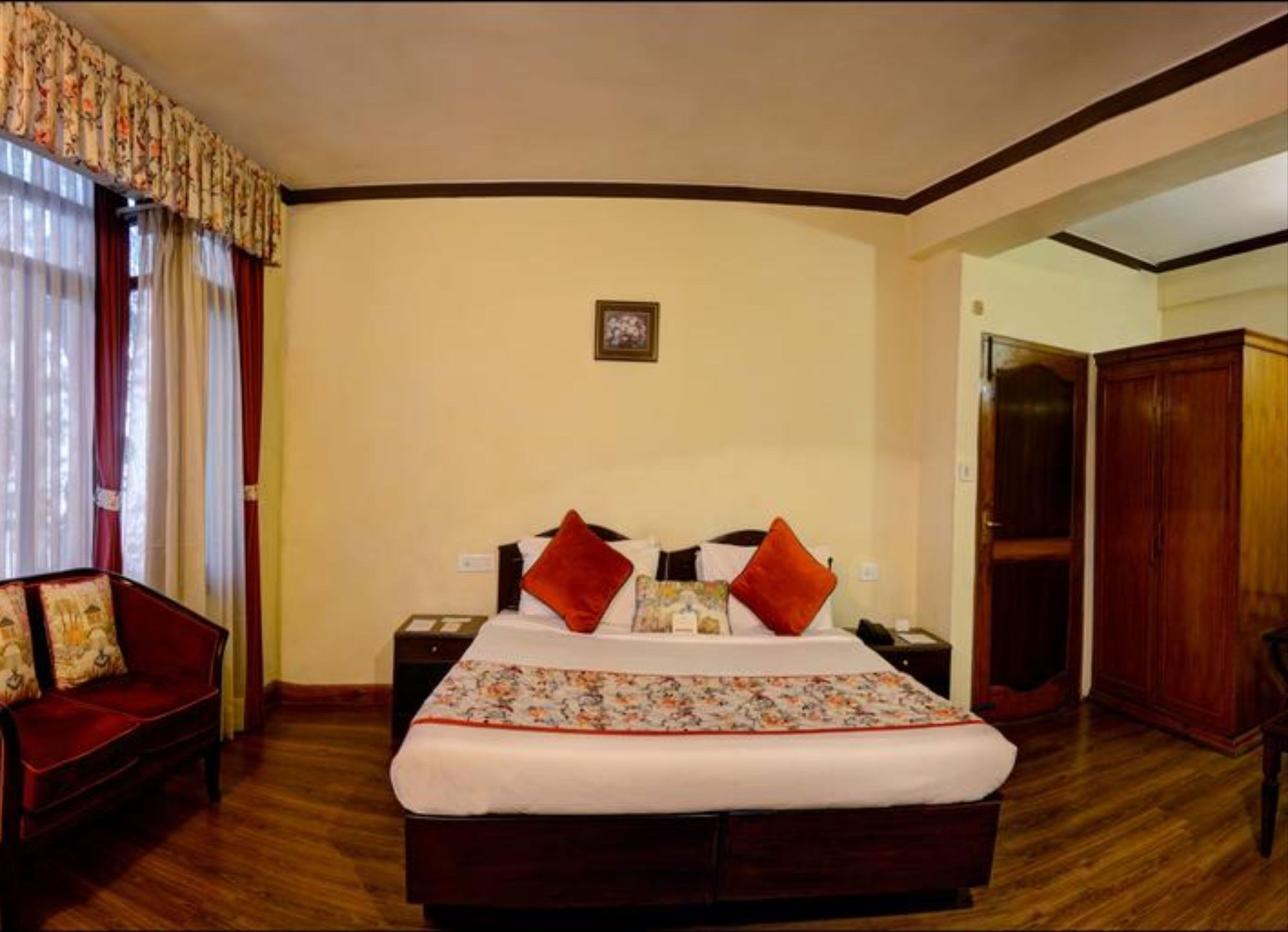 Summit Le Royale Hotel, Shimla Exterior photo